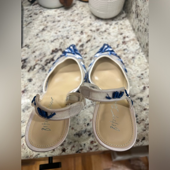 Betsey Johnson Patch Blue Floral Pointes Toe Heels - Picture 5 of 8